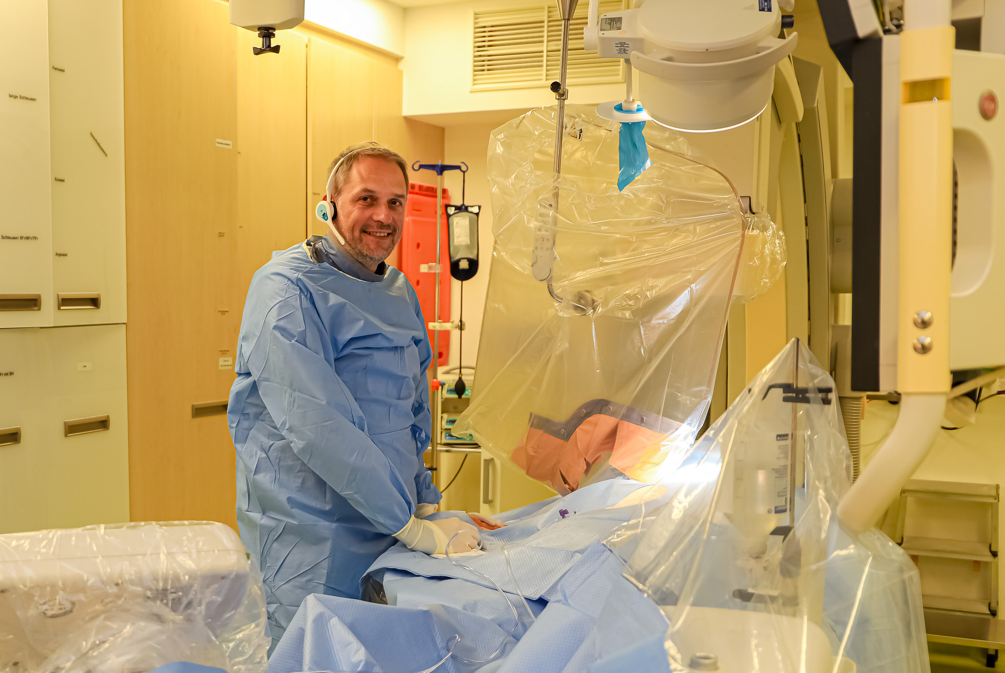 Dr. Alexander Samol im Herzkatheterlabor des St. Antonius-Hospitals Gronau. 