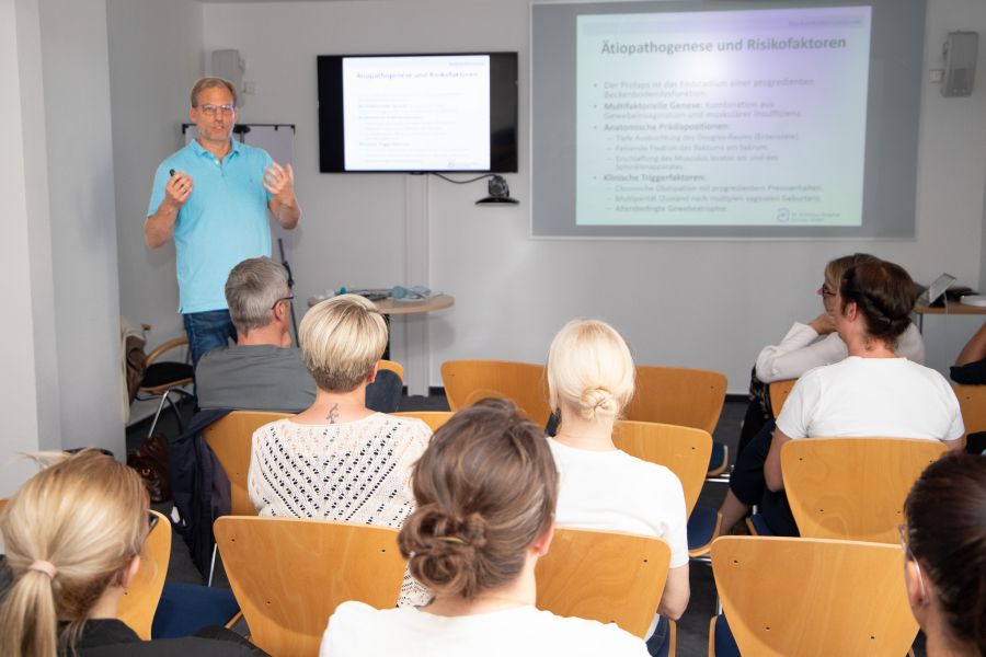 Stefan Ruf, Oberarzt der Klinik für Allgemein- und Viszeralchirurgie, sprach zum Auftakt des 3. Kontinenz-Forums.