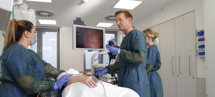 Endoskopische Untersuchung in der Klinik für Gastroenterologie, durchgeführt von Chefarzt Dr. Thomas Glosemeyer-Allhoff. 