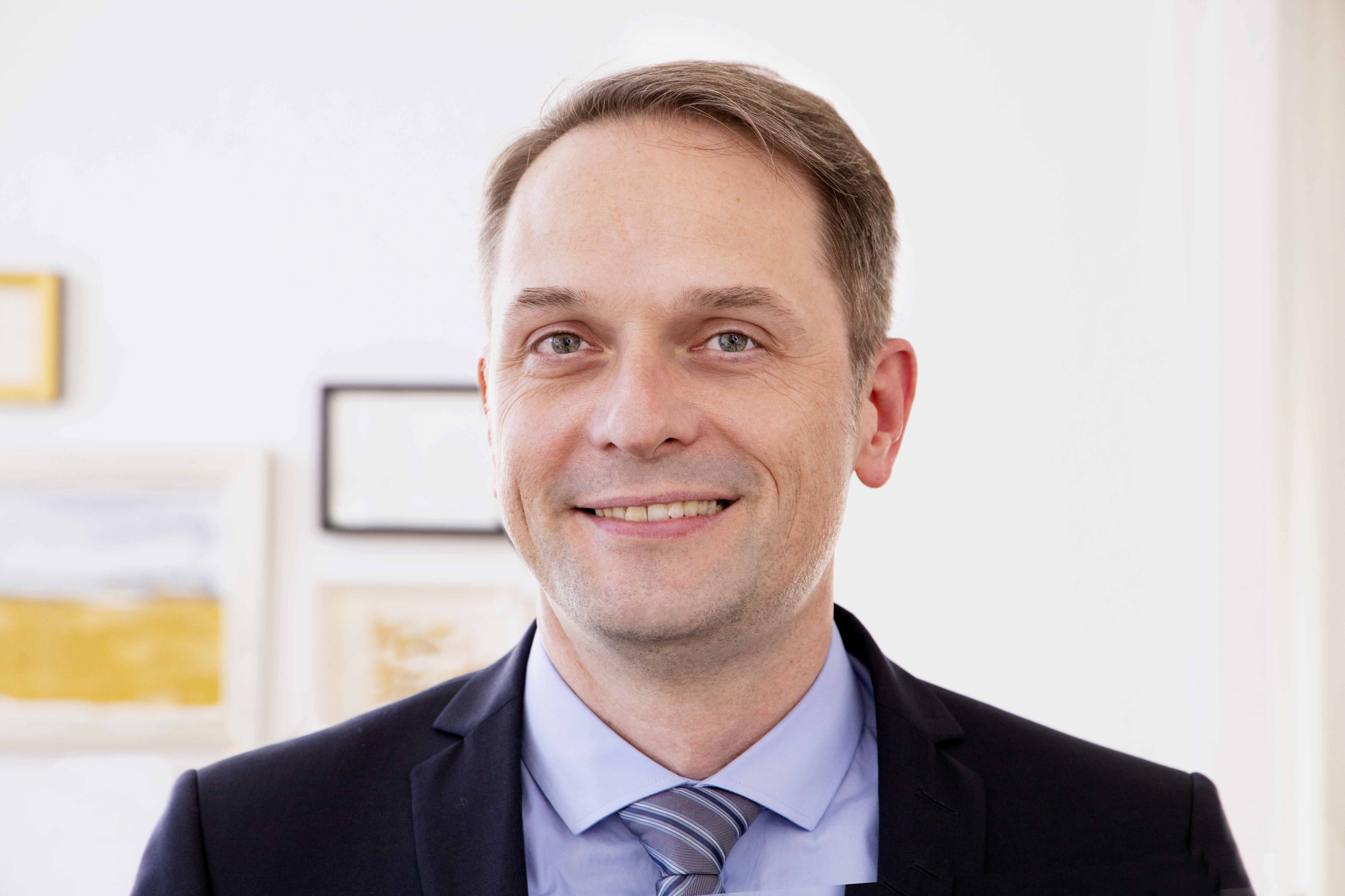 Dr. med. Alexander Samol
